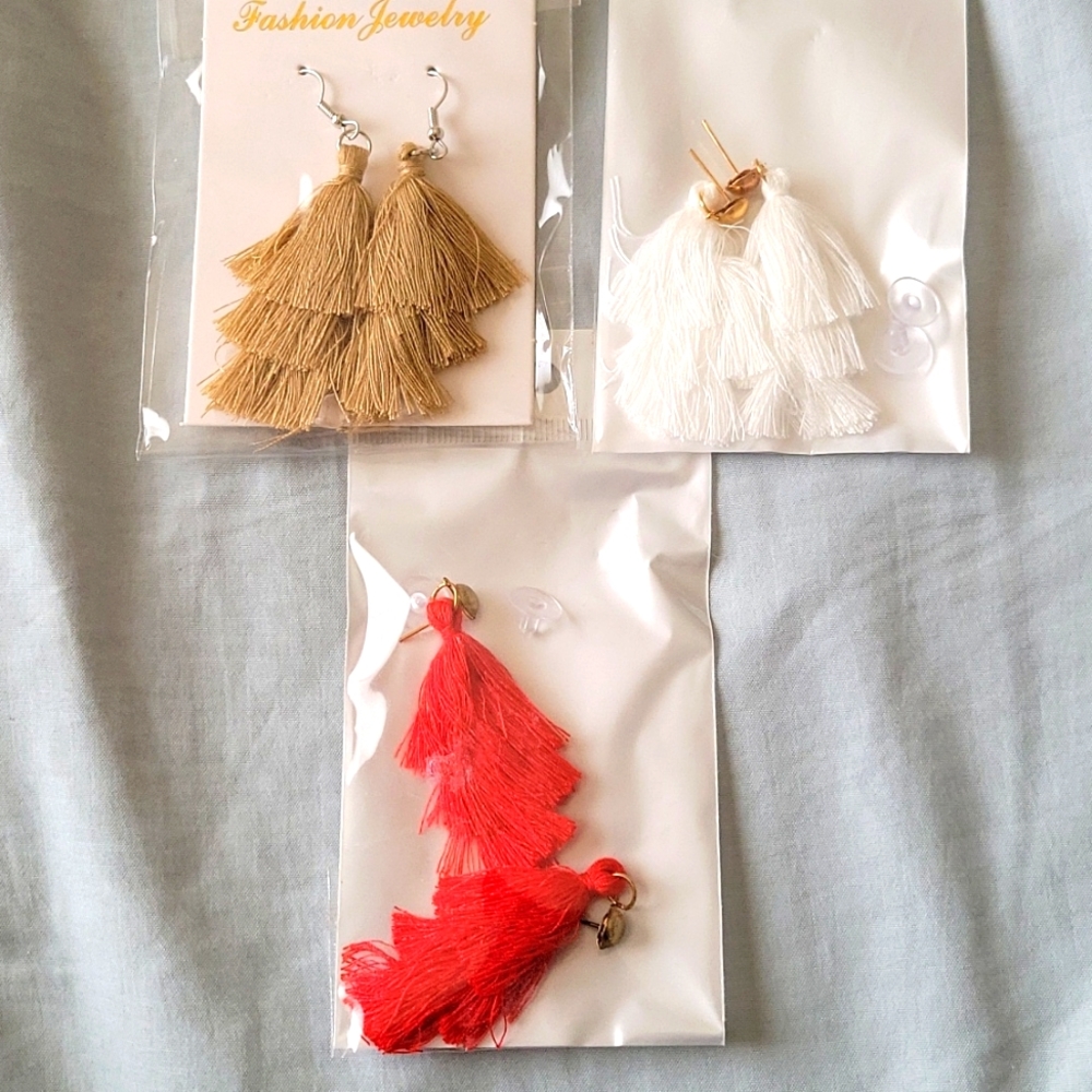 4 Earings for $8